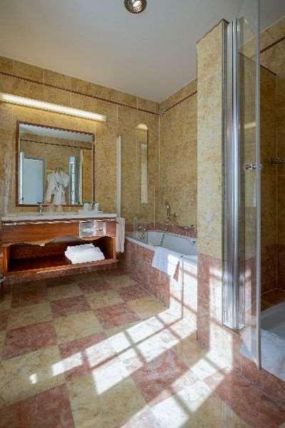 Grand Hôtel&spa Uriage Hotel